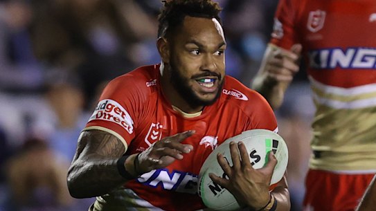 Hamiso Tabuai-Fidow starts the run for his amazing try.