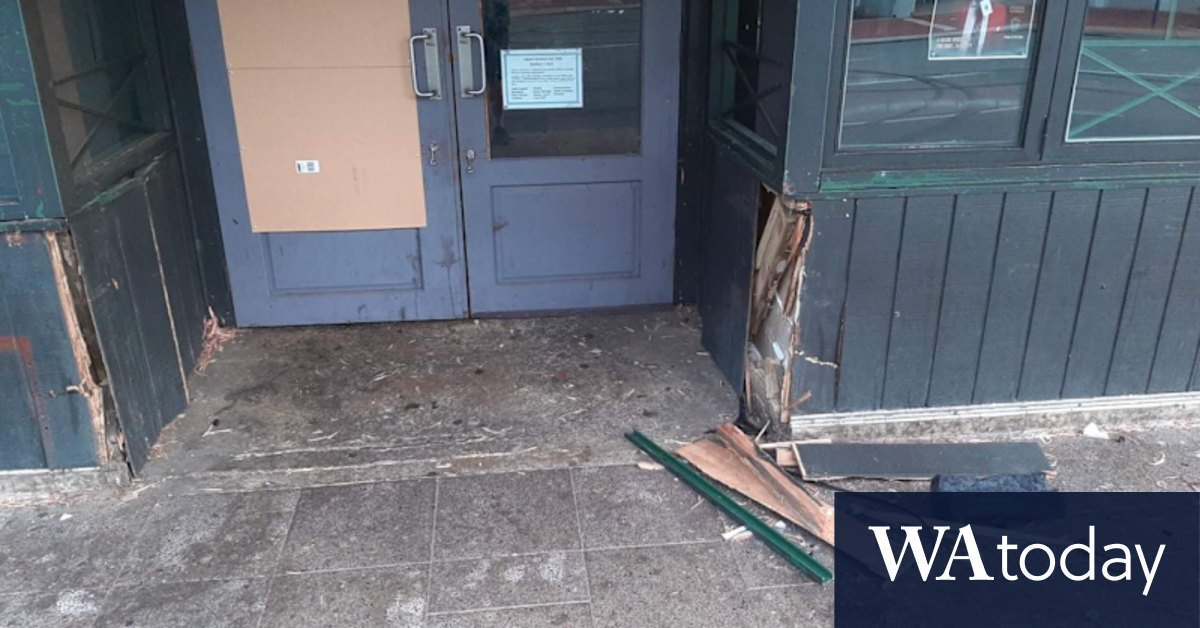 'Shoe attack, car ramming': Woman arrested over Mandurah bar rampage - Vimarsana News