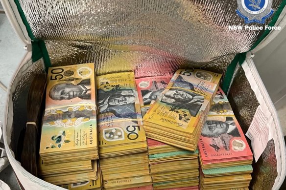 Police confiscated half a million dollars in a supermarket cooler bag.