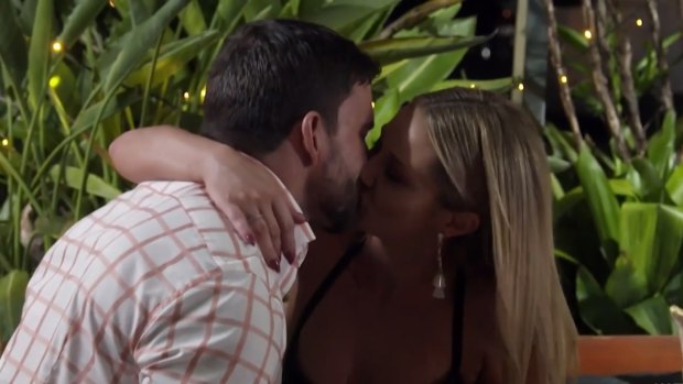 Dan and Jess pash behind their partners' backs (again) on Married at First Sight.