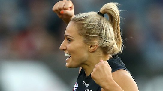 Carlton's Sarah Hosking celebrates a goal against St Kilda.