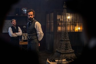 Romain Duris in Eiffel.