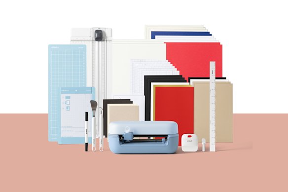 “Cricut Joy 2 Essential Bundle” smart cutting machine.