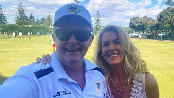 Anthony Albanese takes a selfie after playing tennis in Perth.