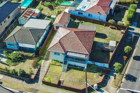 Large blocks with older houses may be ideal for townhouse or duplex developments.