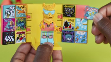 Using different ‘beat bits’ makes for different AR effects in the video.