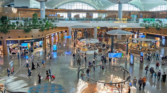Istanbul Airport: Plenty of food if you love American fast food chains.