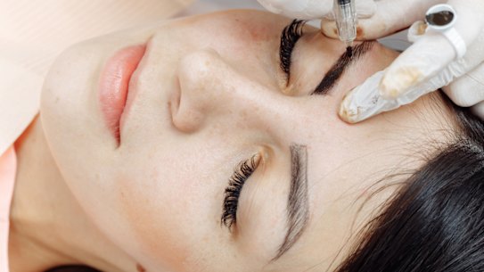 Stephanie Darling: As a result of the treatment, my brows look natural and have a great full shape.