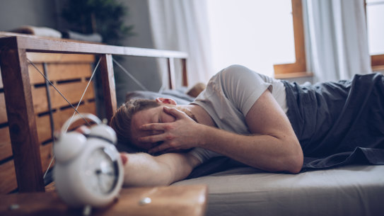 As a parent with two little kids and two businesses, a consistent morning routine seems like an impossible feat. Hitting the snooze button is far more realistic.