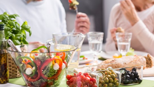 One expert says that eating all your meals in an eight-hour window lowers blood sugar and lessens ageing inflammation.