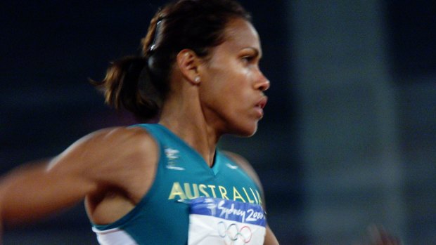 Cathy Freeman has safely moved through the 400m heats.