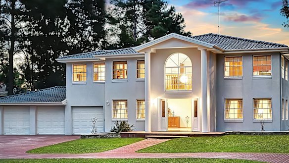 Israel Folau bought a house in Kenthurst for $2.1 million in 2015.