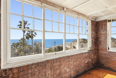 Young family trumps developer in fierce $7m battle for Maroubra ‘time capsule’