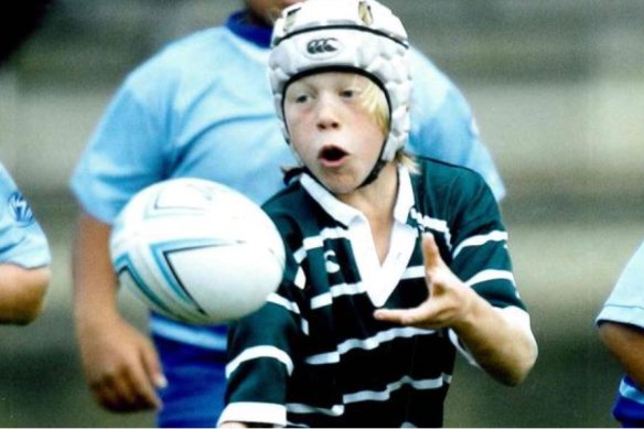 Callum Mills playing rugby with the Warringah Rats in 2008.