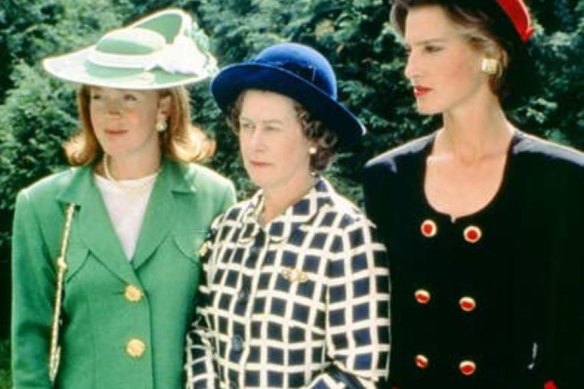 Carolyn Sadowska (centre) as the Queen in The Women of Windsor (1992).