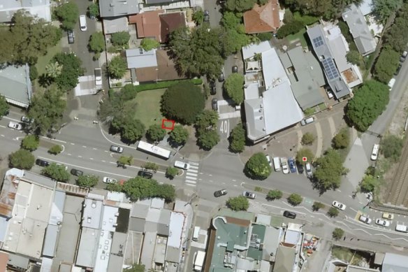 The new proposed location of the Erskineville toilet. The tiny red dot to the right marks the previous proposed location, which was twice rejected.