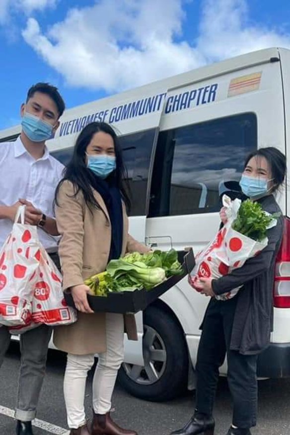 From left, Tran, Claudia Nguyen and Jasmine Nguyen delivered food to Melburnians in need during COVID-19 lockdowns.