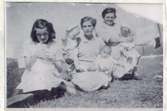 Nurses and babies at Brisbane’s
Holy Cross Retreat, where Arthur was held.