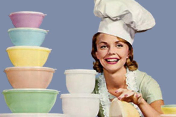 An image from a vintage Tupperware catalogue.