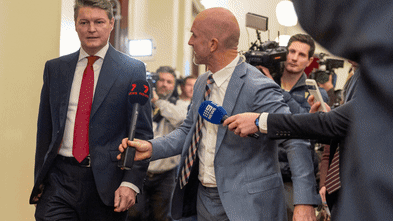 Slow, then fast, the downfall of a premier under siege