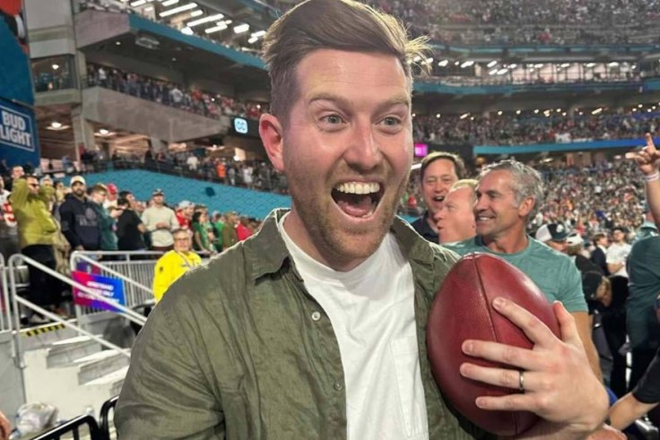 Super Bowl 2023: Australian man Eamonn Dixon catches ball