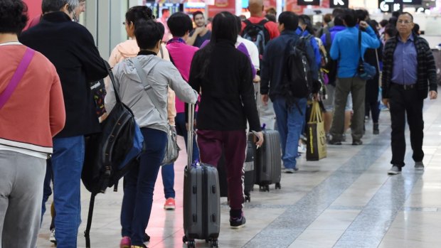 Australian Border Force staff say air passengers will face long queues as the agency scrambles to fill workforce gaps.