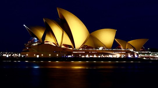Eight out of 10 in NSW opposed to Berejiklian's Opera House sails deal: survey