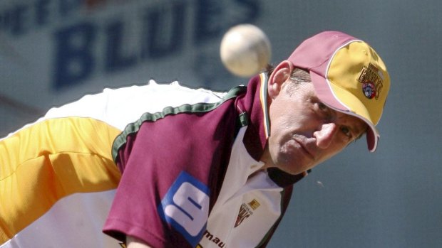 Fast bowler Michael Kasprowicz warming up for Queensland in 2006. 