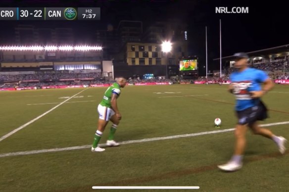 Sharks trainer Daniel Holdsworth runs past Jamal Fogarty as he attempts a conversion on Sunday night.