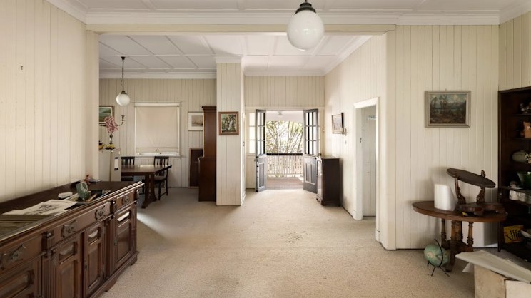 smh.com.au - Sarah Webb - Historic Clayfield home defies auction slump with $4.55 million sale