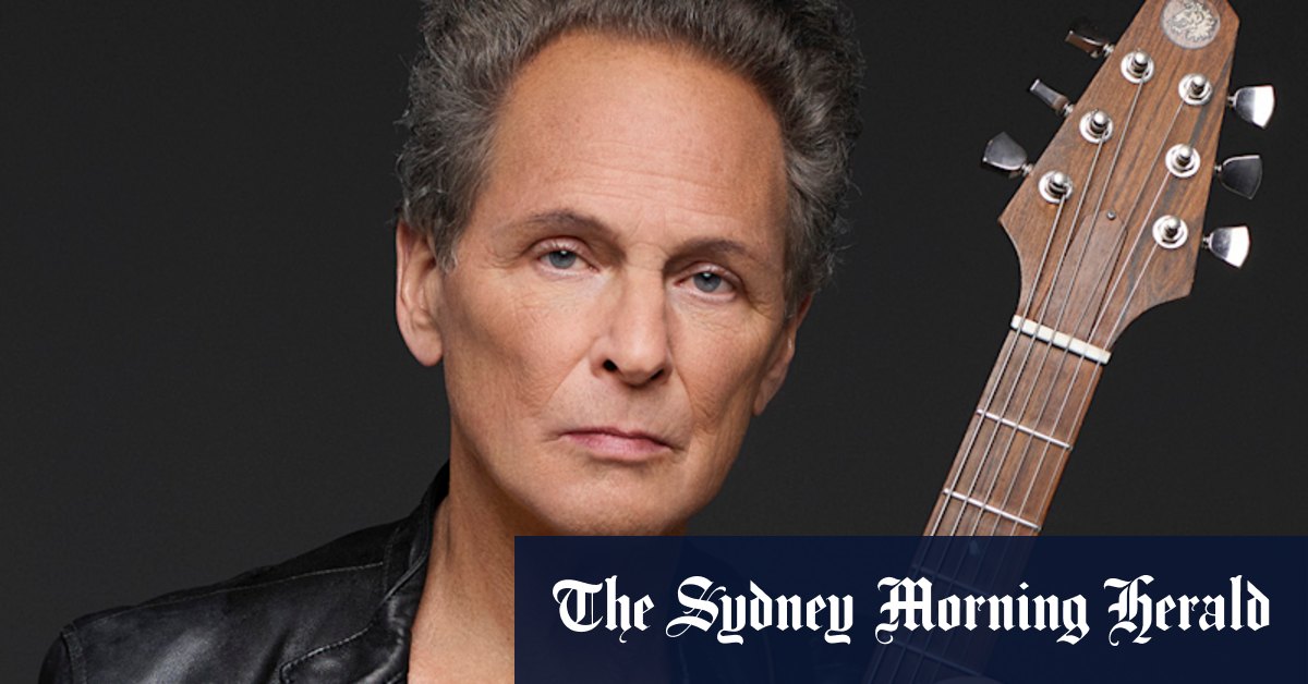 Fleetwood Mac's former guitarist Lindsey Buckingham goes his own way - Vimarsana News