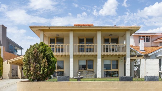 West Australian cricketer Mitch Marsh has sold his East Fremantle investment property for a cool $1.585 million.