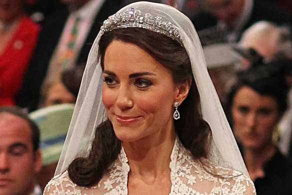 Catherine Middleton, Prens William ile düğününde Cartier Halo Tiara'yı taktı.