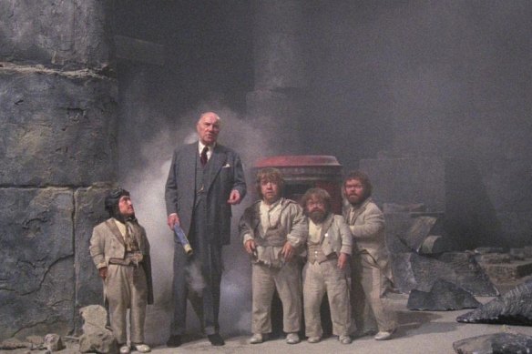 Malcolm Dixon, Mike Edmonds, Jack Purvis, David Rappaport, and Ralph Richardson in Terry Gilliam’s Time Bandits (1981).