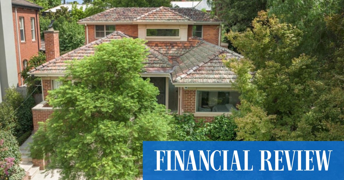 'Ordinary' Melbourne house sells $1m above the reserve - Vimarsana News