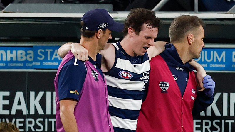 AFL LIVE: Geelong’s injury woes deepen with Holmes, Mannagh unable to finish in win over S