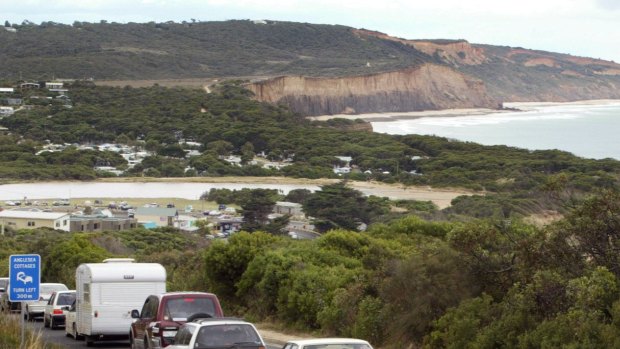 Landslide fears again forces closure of Surf Coast beach