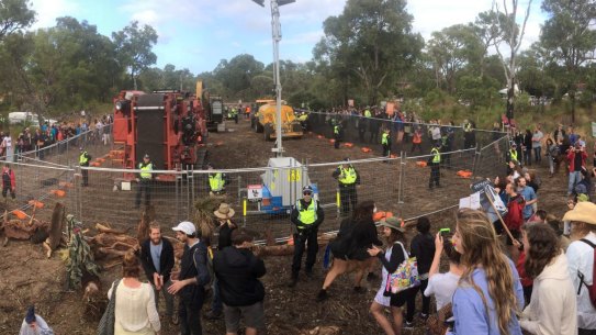 Interactions between police and protesters in early 2017 were frequently violent. 