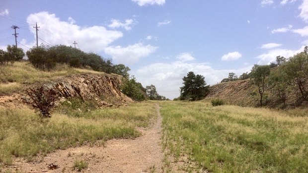 Have you noticed this 5km-long cutting which runs alongside the Tuggeranong Parkway?