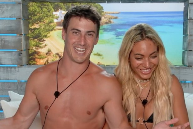 Savanah and Trent exclusive love island australia