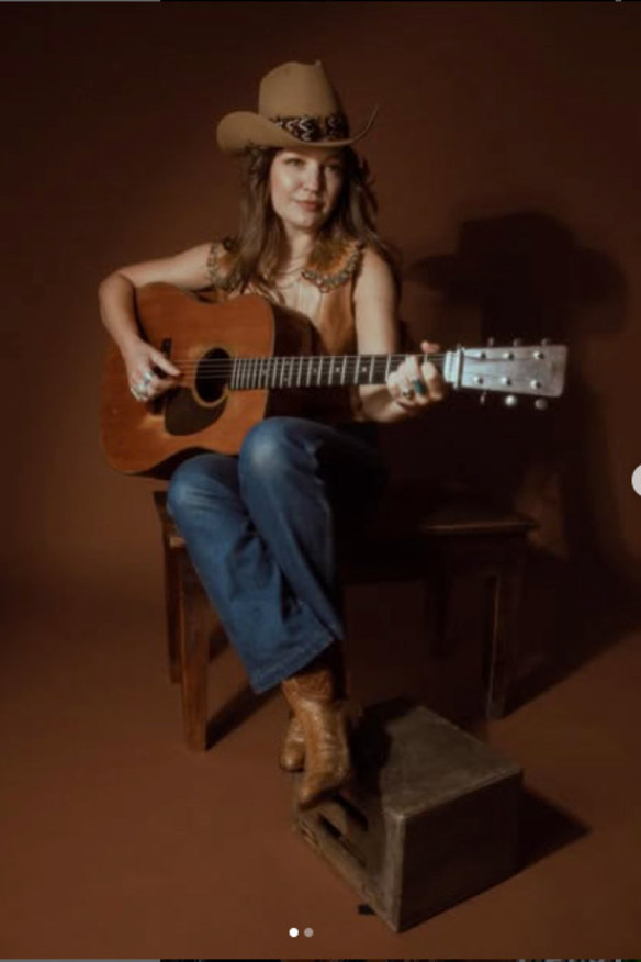 Singher Country Kelsey Waldon.