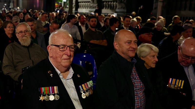 Loud boos mar Anzac Day dawn service in Martin Place