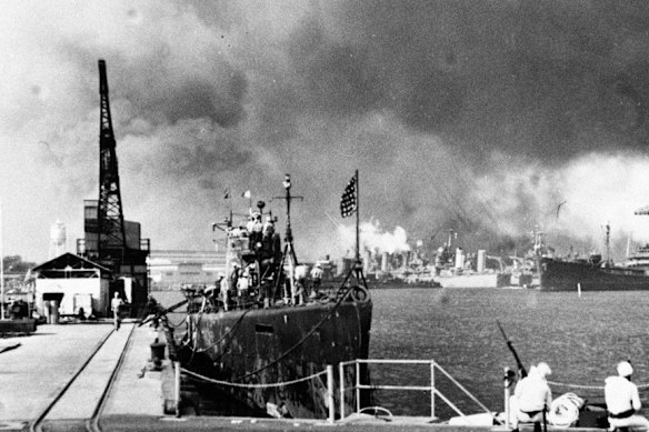 USS Tautog (left) and USS Narwhal (right) during the attack on Pearl Harbor in 1941. 