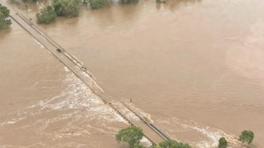 Fitzroy River crossing bridge.