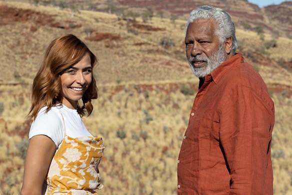 Brooke Blurton은 NITV 및 SBS의 Ernie Dingo와 함께 Going Places에서 Ernie Dingo에 합류했습니다.