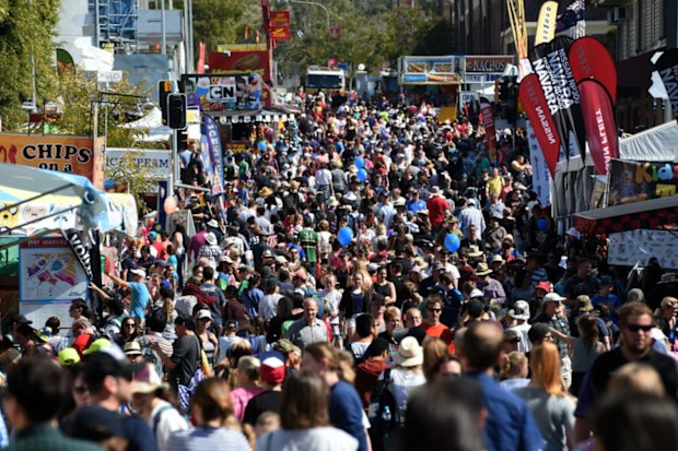 Ekka Festivali'nde kalabalık. (AAP)