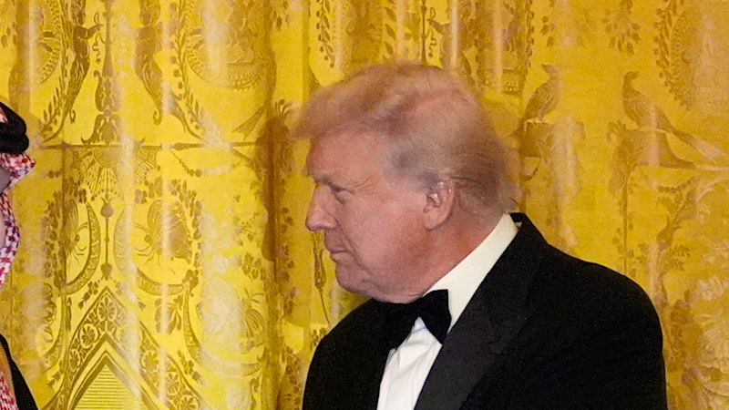 For good customers, Trump rolls out the red carpet. The rest get a tongue-lashing