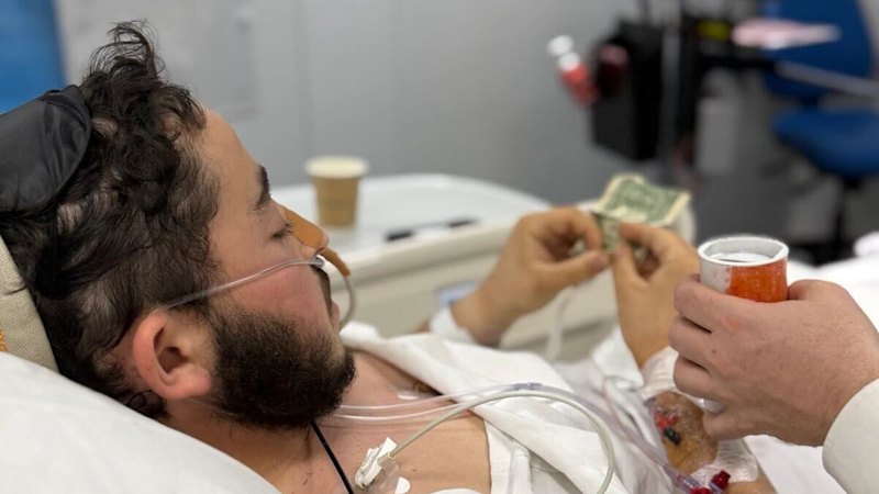 ‘I can get him’: Texan rabbi asked injured policeman for his gun before being wounded in Bondi massacre