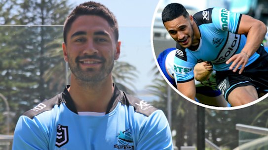 Shaun Johnson signs with Sharks for three years