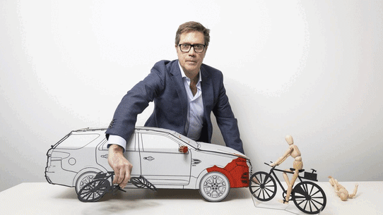 Colin Robinson and Liberal MP Brad Battin speak about a car crash involving Premier Daniel Andrews and his wife, Catherine.